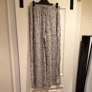 Philosophy Wide Leg Silky light Pants in Black and White Snake Print